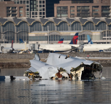 In this image provided by the U.S. Coast Guard, wreckage is seen in the Potomac River near Ronald Reagan Washington National Airport, Thursday, Jan. 30, 2025 in Washington. (Petty Officer 1st Class Brandon Giles, U.S. Coast Guard via AP)